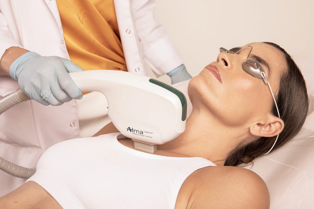 Fotografía de tratamiento en clínica estética